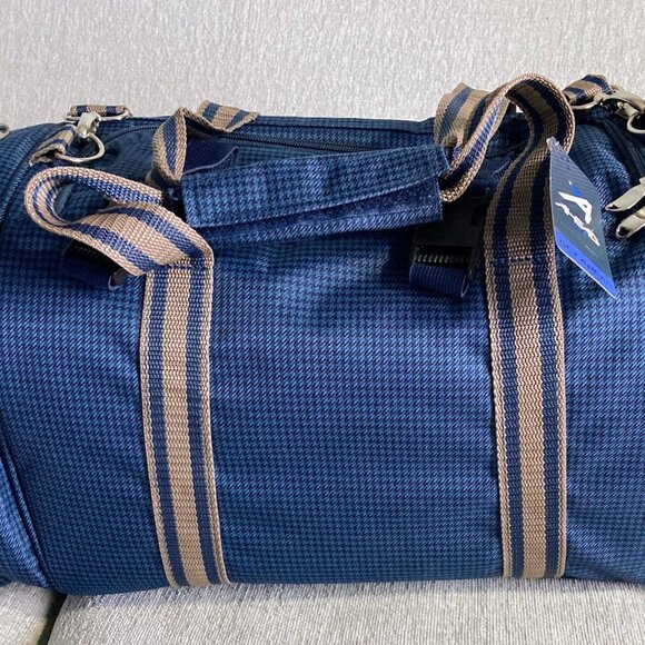 Audrain's Motor Week RI Concours Picnic Wine Bag Duffle Blue Blanket New - Picture 10 of 13